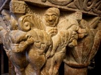 Chapiteau d'une colonne de la tribune